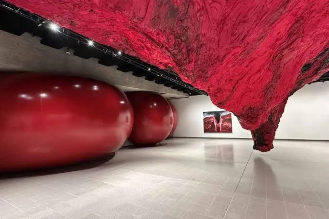 Anish Kapoor exhibition at Hayward Gallery